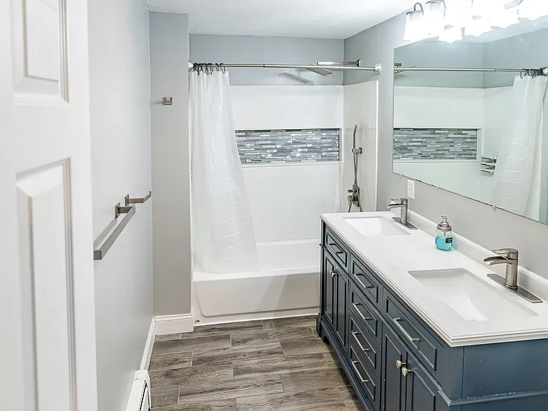 733 Broadway #4 — Photo 4