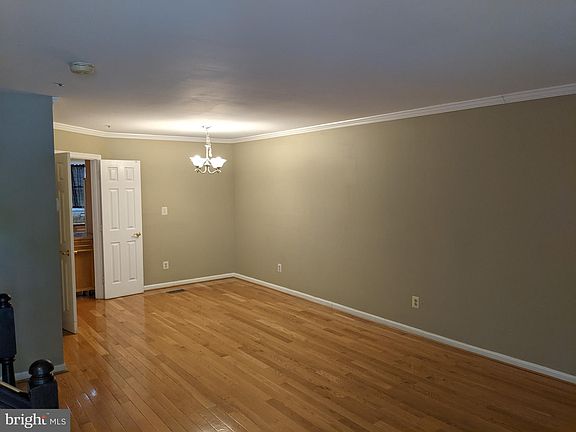 3rd image of 8602 Fountain Valley Dr