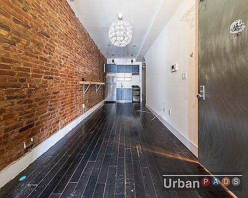 2nd image of 1064 Putnam Ave #2R