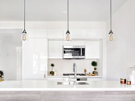 3rd image of 505 W 43rd St Penthouse C