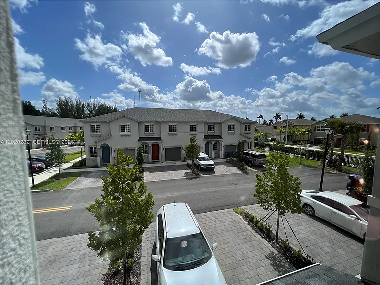 20838 NW 13th Ave — Photo 27