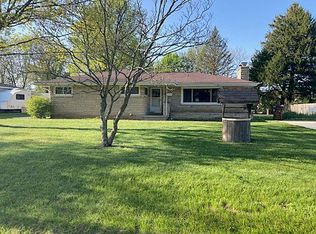 2262 Saines Manor Dr, Jackson, MI 49201