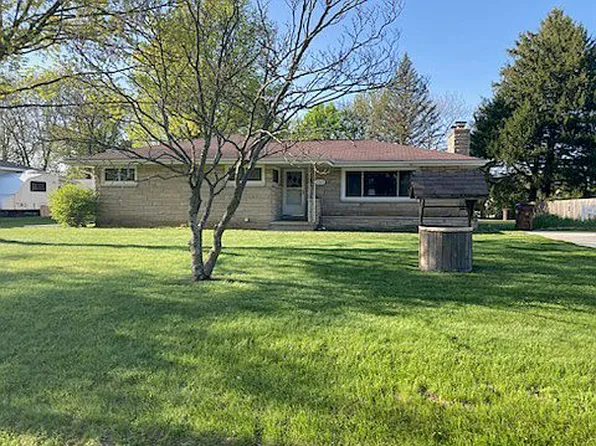 2262 Saines Manor Dr, Jackson, MI 49201