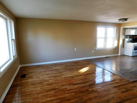 2nd image of 312 N Town St