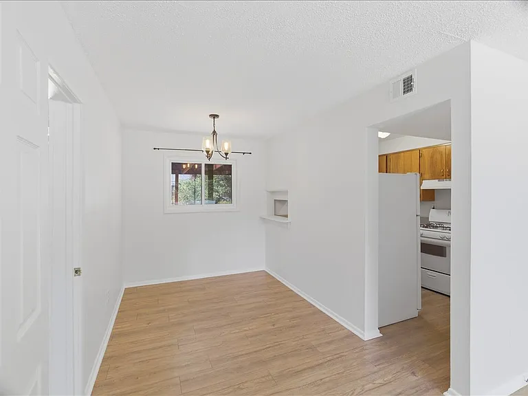 1020 Heap Ave — Photo 6