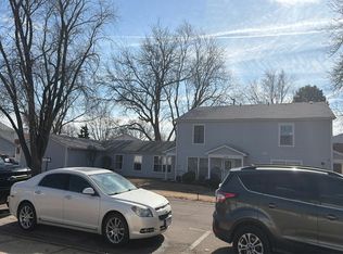 1402 S Glen Cir APT B, Aurora, IL 60506