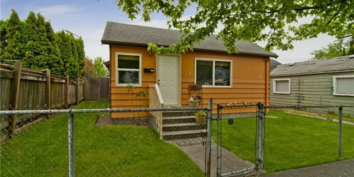 2410 SW Brandon St — Photo 1