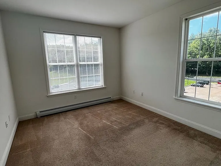 147 Bayberry Cir — Photo 16