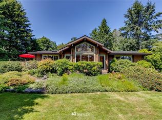 1106 NE Wing Point Way, Bainbridge Island, WA
