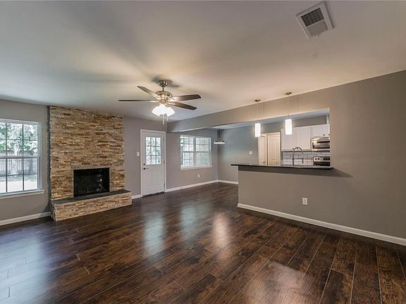 3rd image of 5553 Meadow Oak St