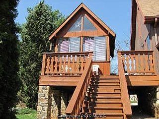 4th image of 1327 Woodland Way