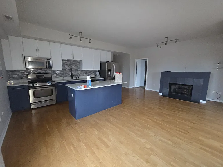 4350 N Broadway St — Photo 5