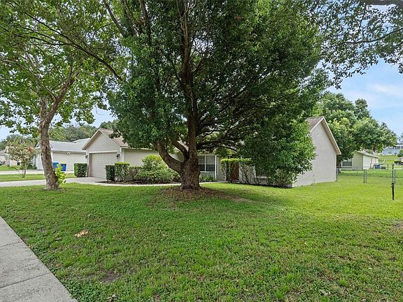 3rd image of 1142 Arbor Hill Cir