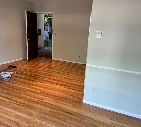 2nd image of 1404-4 N Gardner St