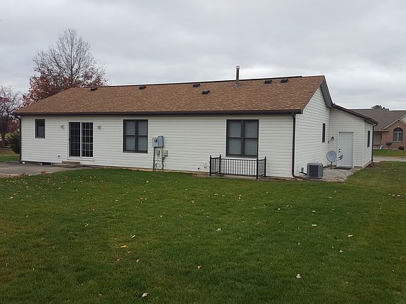 4th image of 20 Dogwood Dr