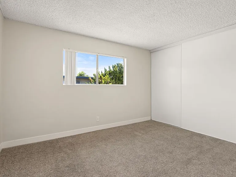 Parthenia Terrace Apartments — Photo 51