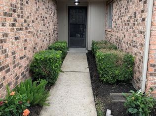 1110 Woodbridge Ave, Pearland, TX 77584