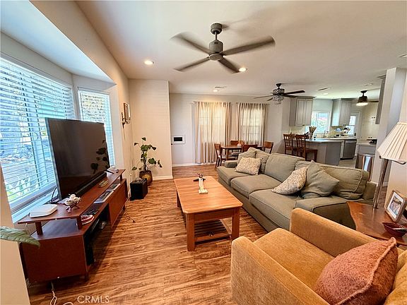 2nd image of 3069 Magnolia Ave