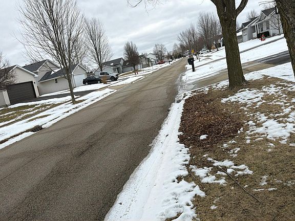 4th image of 612 Wimbleton Trl