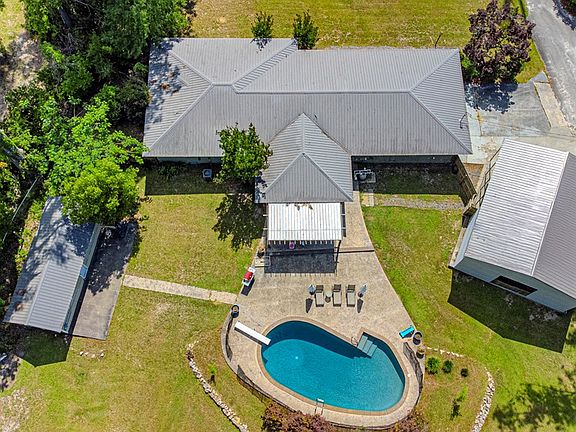 5th image of 2414 Meadowbrook Dr