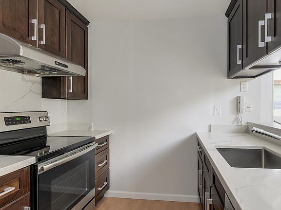 3rd image of 544 Walnut St #6