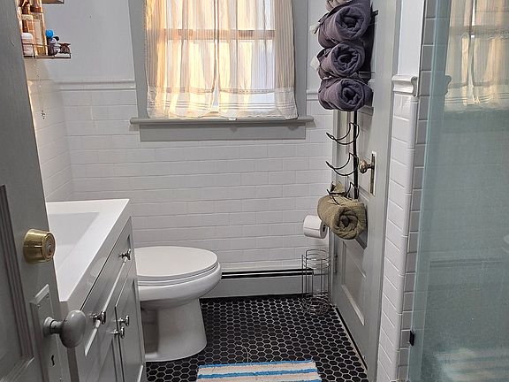 3rd image of 37-39 Belvidere Ave #3A