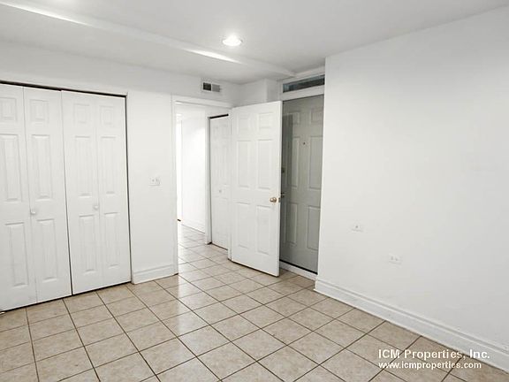 3rd image of 2730 N Wayne Ave Unit 2730