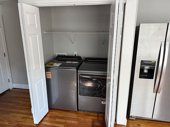 4th image of 109 Gilman St SE