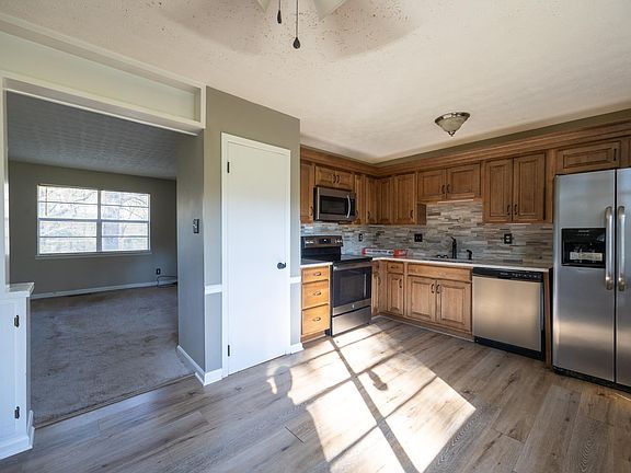 4th image of 2537 Carmel Rd