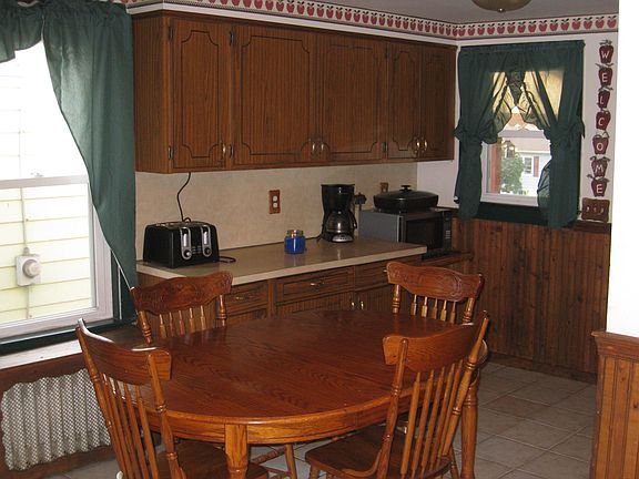 Eat In Kitchen