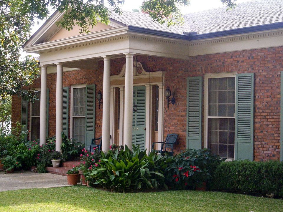 Front entrance from circular driveway.