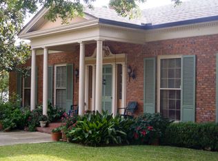 318 Geneseo Rd, Terrell Hills, TX 78209