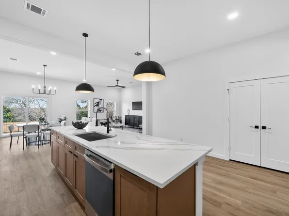 555 Burrell Dr, Dallas, TX 75232