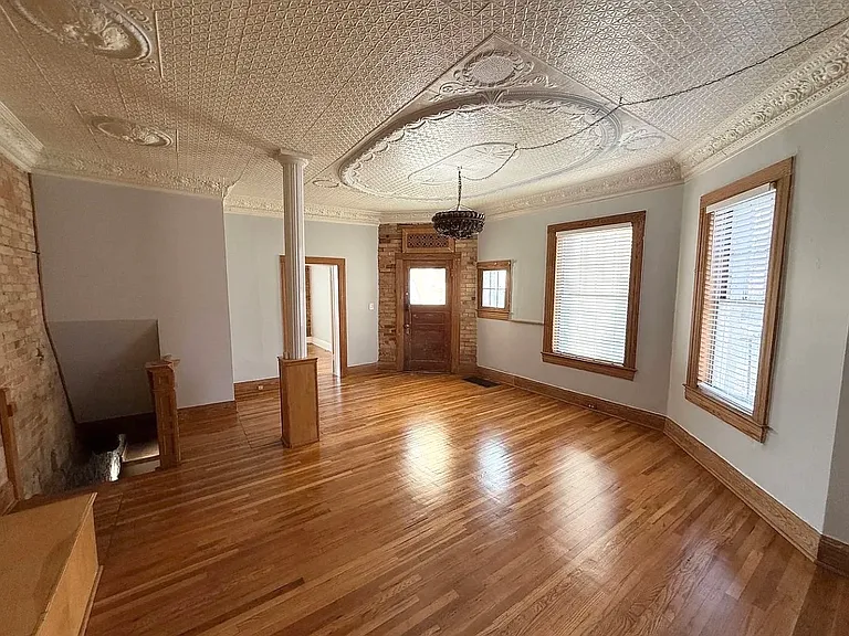253 E 5th Ave #1 — Photo 3