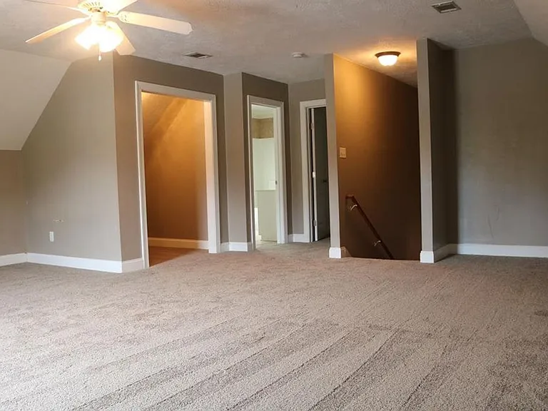 806 Leslie Ct — Photo 12