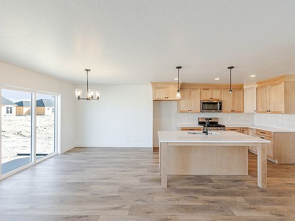 3rd image of 4442 N Castle Rd #125