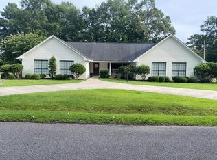 1 Magnolia Ln, Ellisville, MS 39437