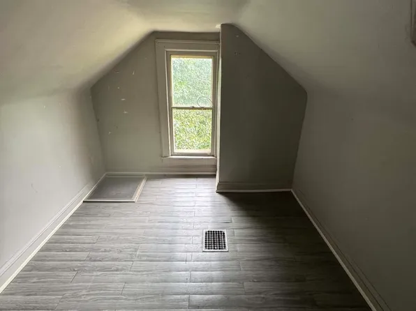 (undisclosed Address), Akron, OH 44305