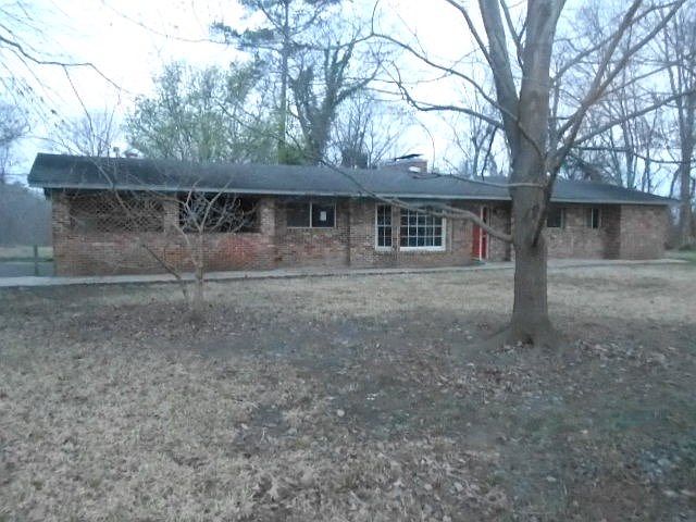 1st image of 61 South Dr