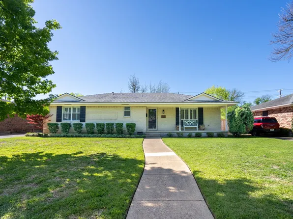 130 W Woodbury Dr, Garland, TX 75041