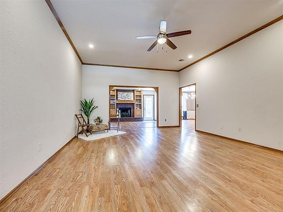 4th image of 13004 Willow Crest Ln