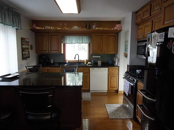 2nd image of 907 N Bangor St