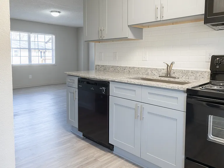 Eastside Crossing Apartments — Photo 7