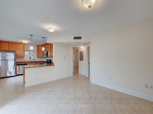 410 SW 15th St APT 101