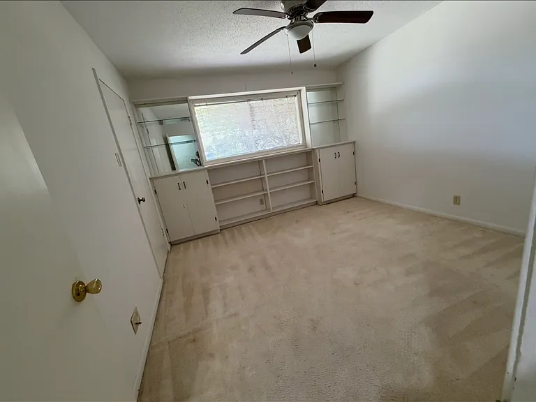 2102 Elmwood Dr — Photo 11