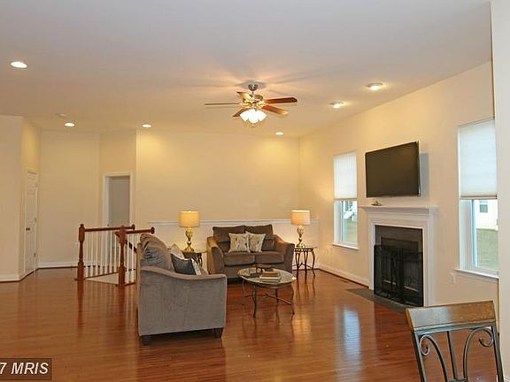 4th image of 279 Aldershot Dr