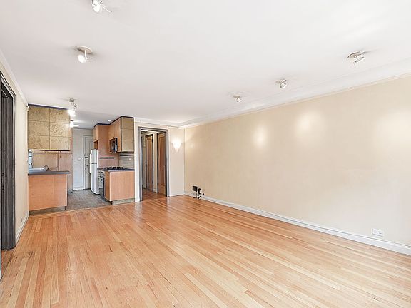 5th image of 324 E 41st St APT 1003C