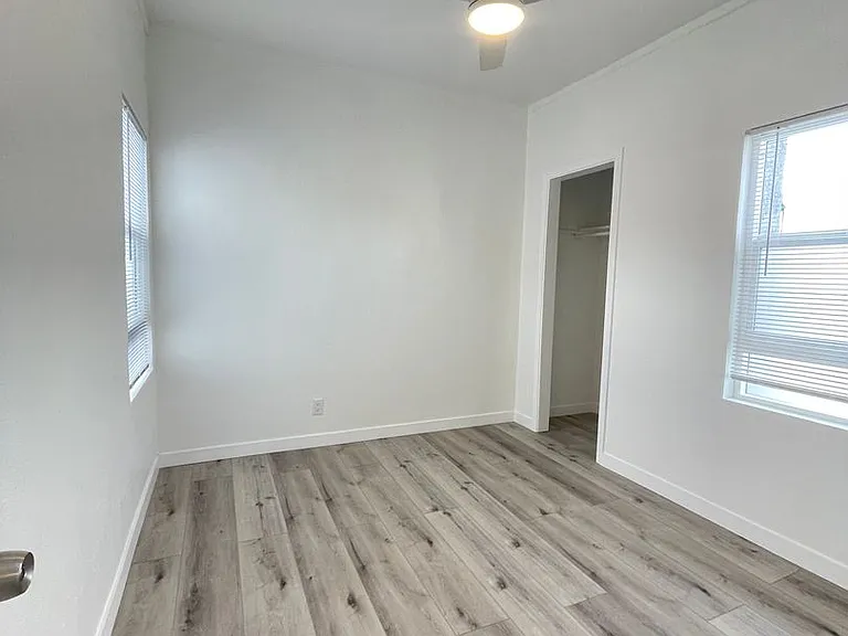 1565 S. Hobart Blvd — Photo 26
