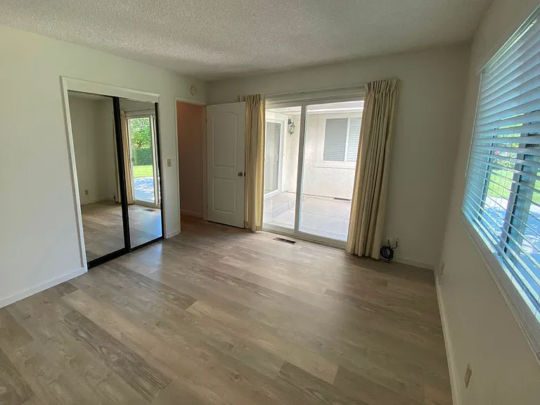 507 Walnut Ct — Photo 11