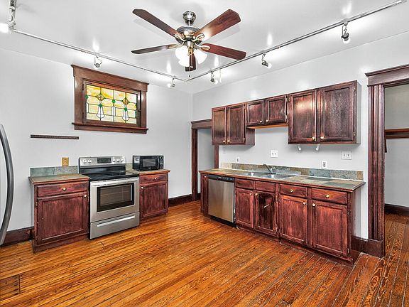 4th image of 2343 Rohs St